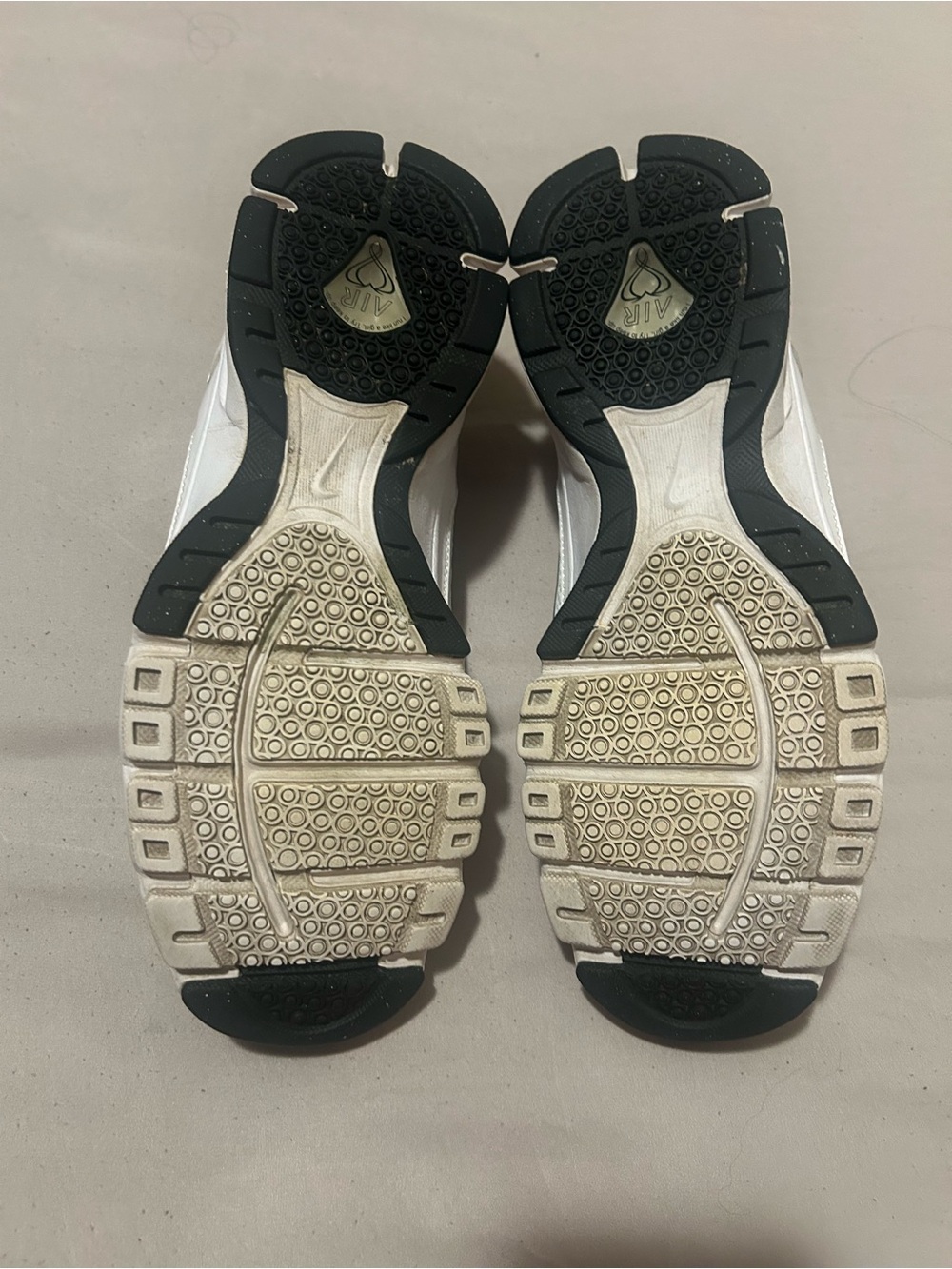 Nike White and Light Gray Women's Athletic Shoes - Picture 9 of 11